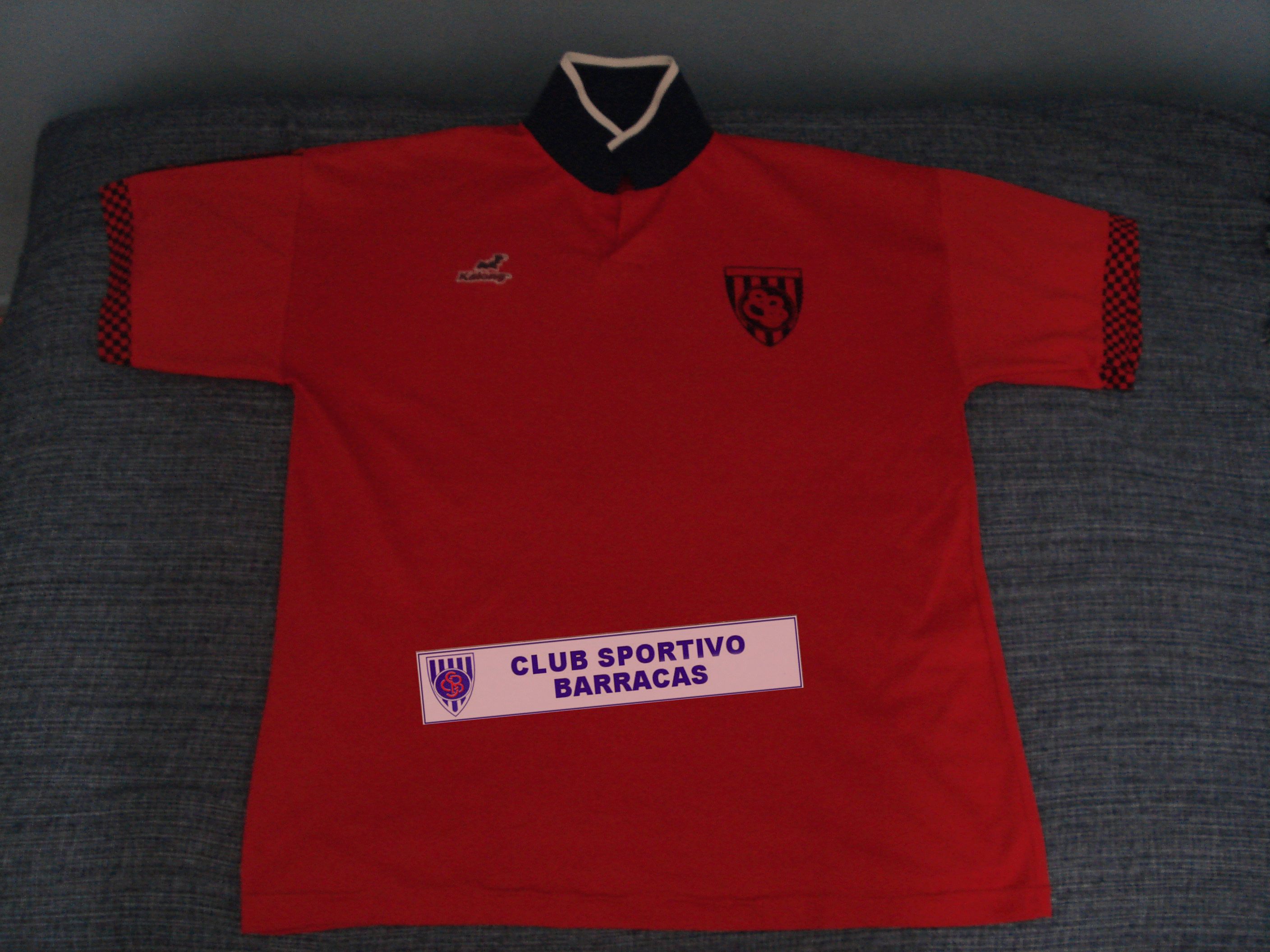 Camiseta diseñada por Kalong para el período 2001-2002